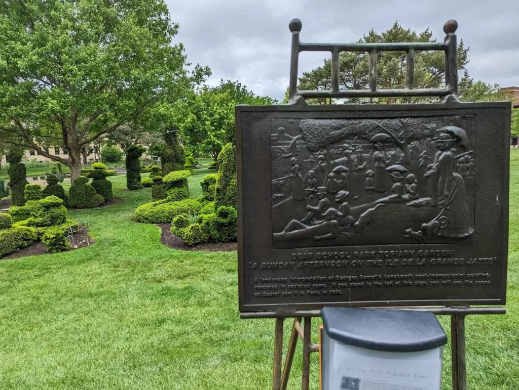 Seurat’s painting brought to life in Ohio’s Topiary Garden