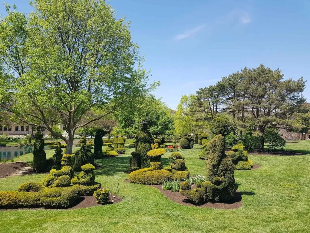 Topiary figures of 'A Sunday Afternoon' in Ohio