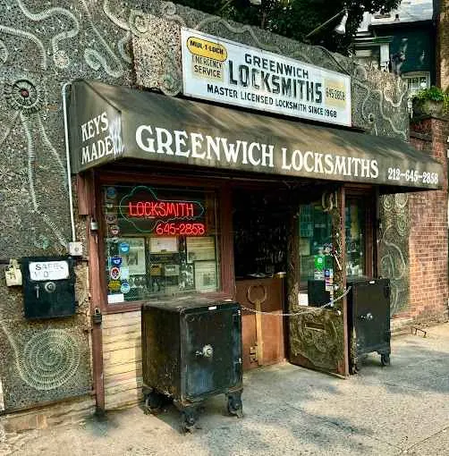 Greenwich Locksmiths: facade covered in keys