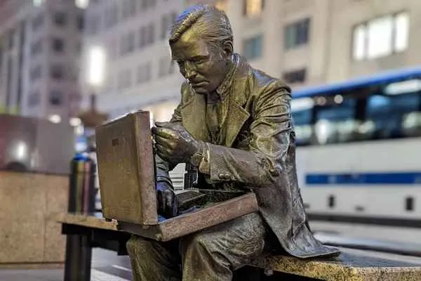 Double Check statue by J. Seward Johnson II in Downtown Manhattan