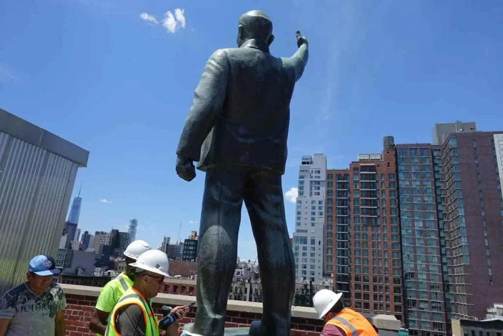 Statue of Lenin facing Wall Street from Norfolk Street