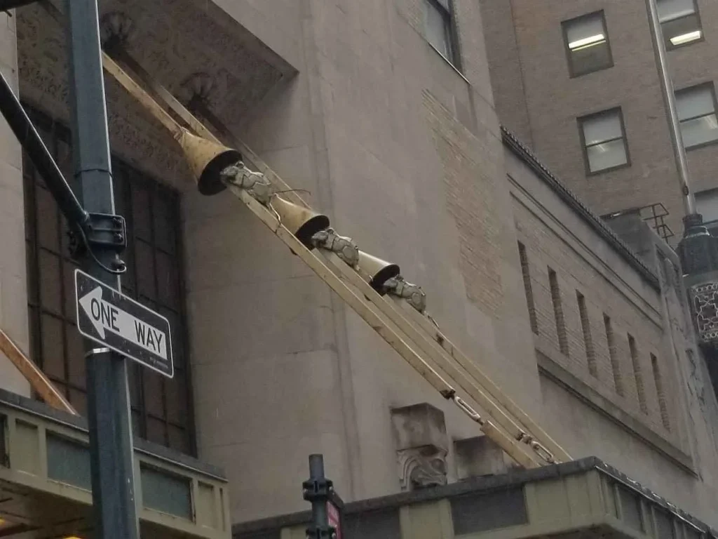 The iconic rats of the Graybar Building’s architecture