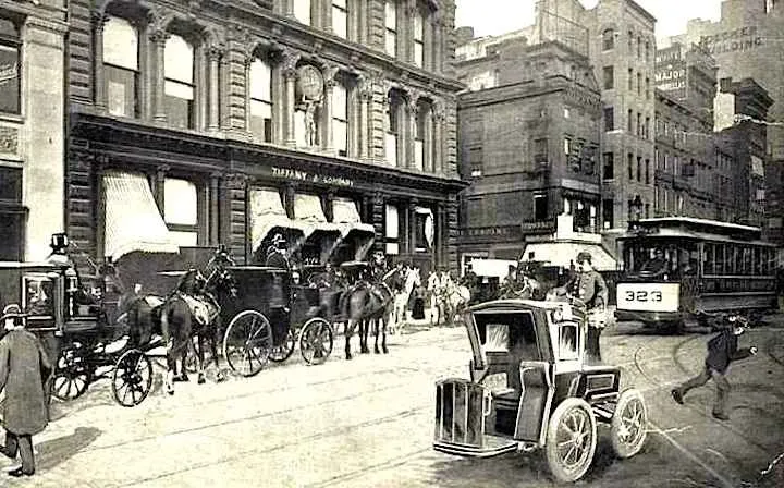 Electric Taxis of New York in 1899