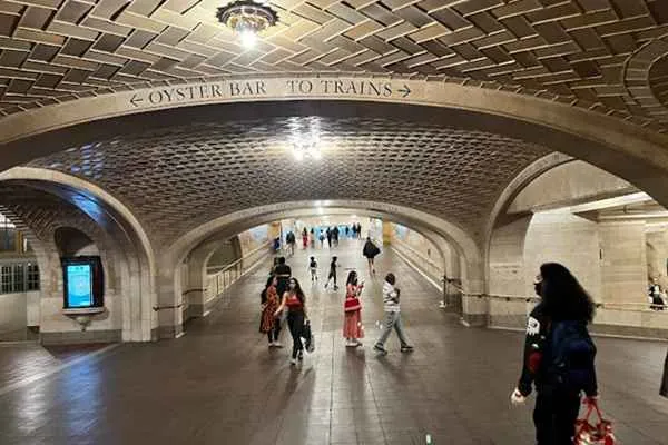 whispering gallery at grand central terminal