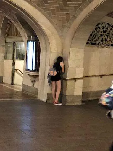 a girl whispering in the whispering gallery