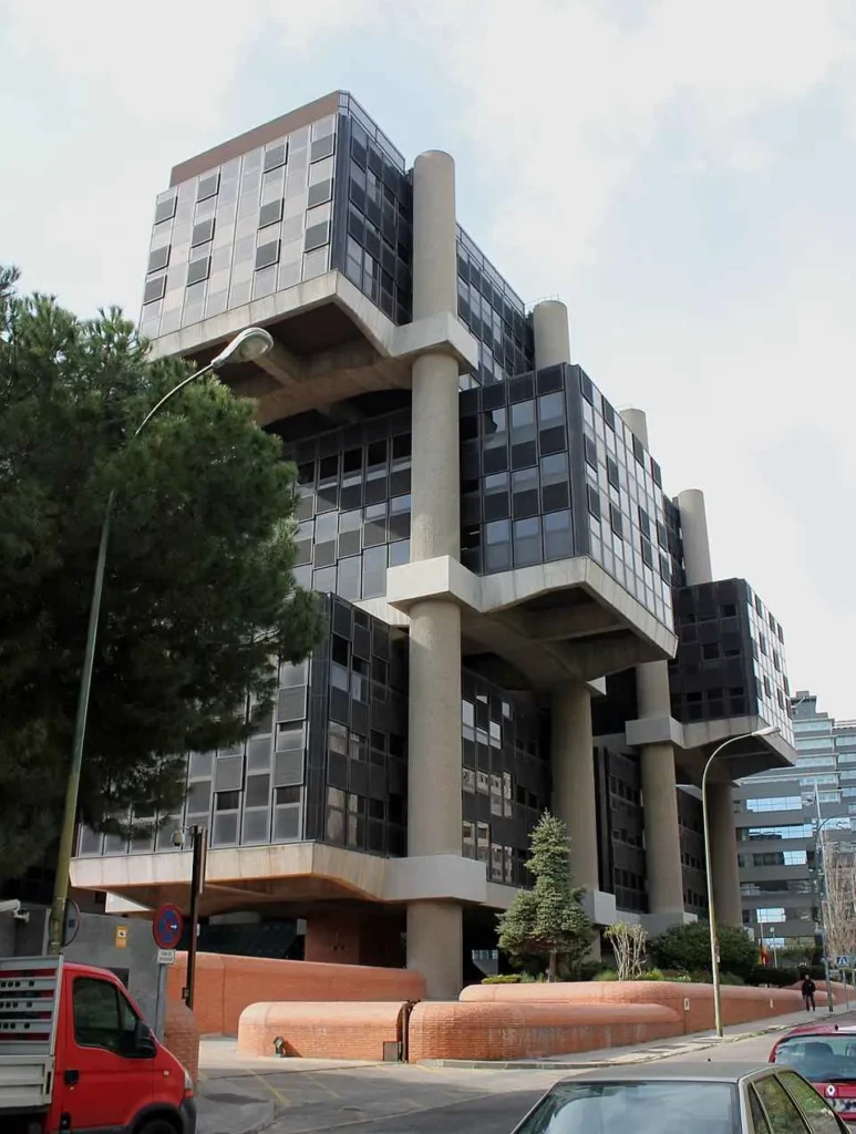 Modular facade of Los Cubos in Madrid