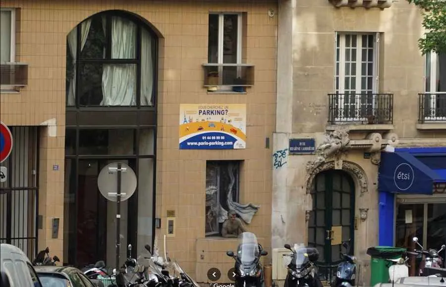 Artistic detail hidden in Montmartre